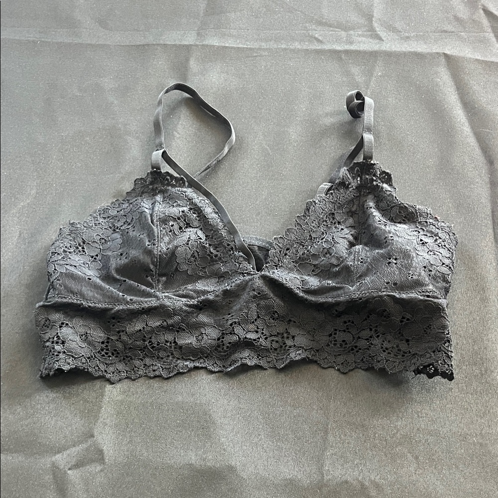 Chic Lace Bralette in Gray